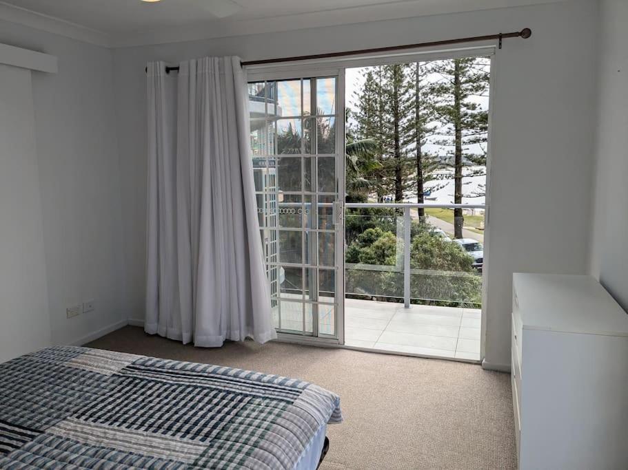 Apartment The Golden House Absolute Water Front Golden Beach